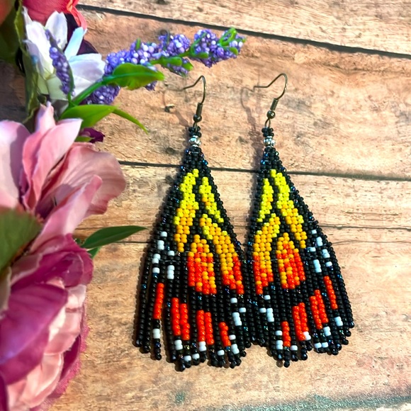 Butterfly wing beaded Earring - Picture 2 of 6
